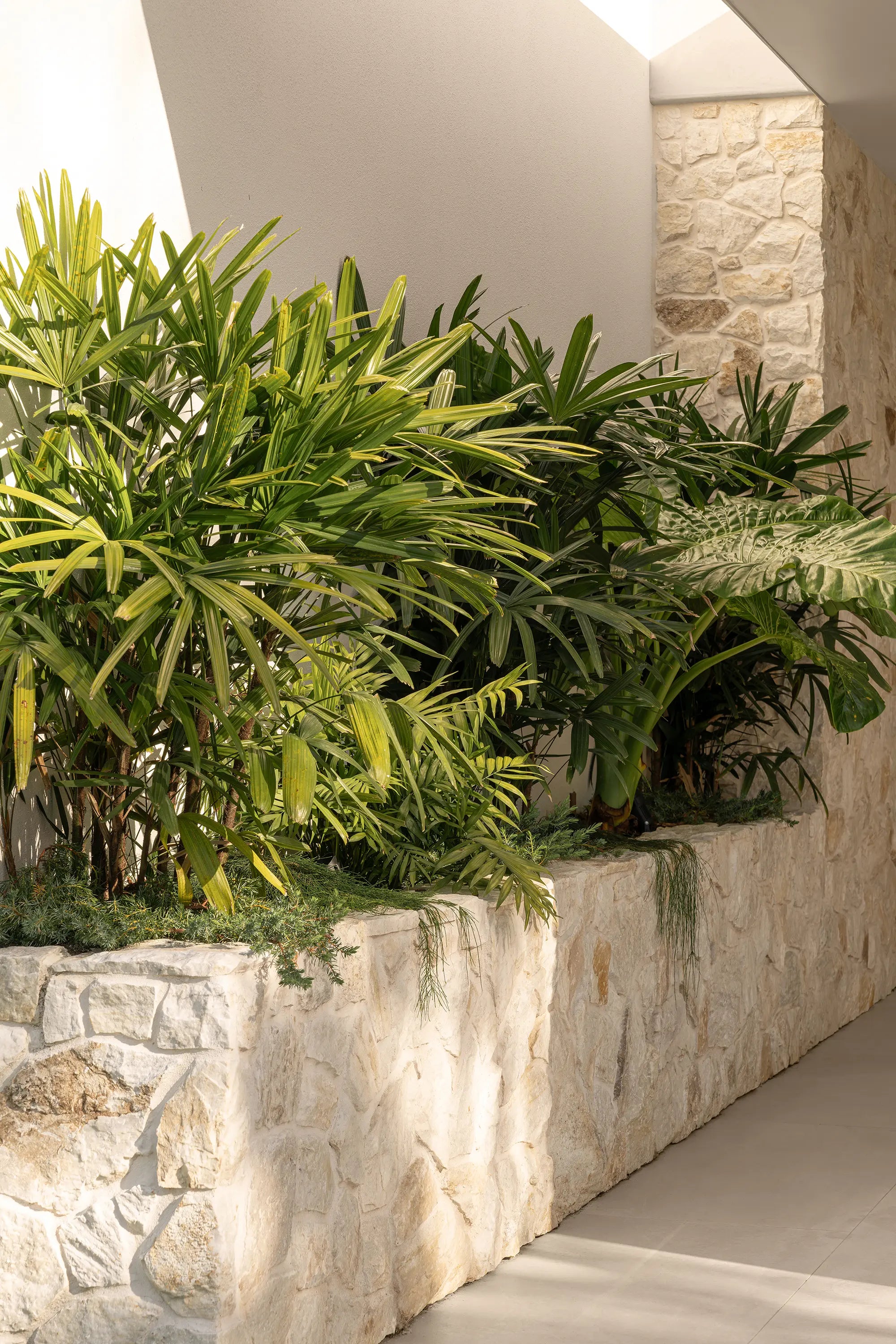 Arlo Stone Project GOSFORD HOUSE Photo