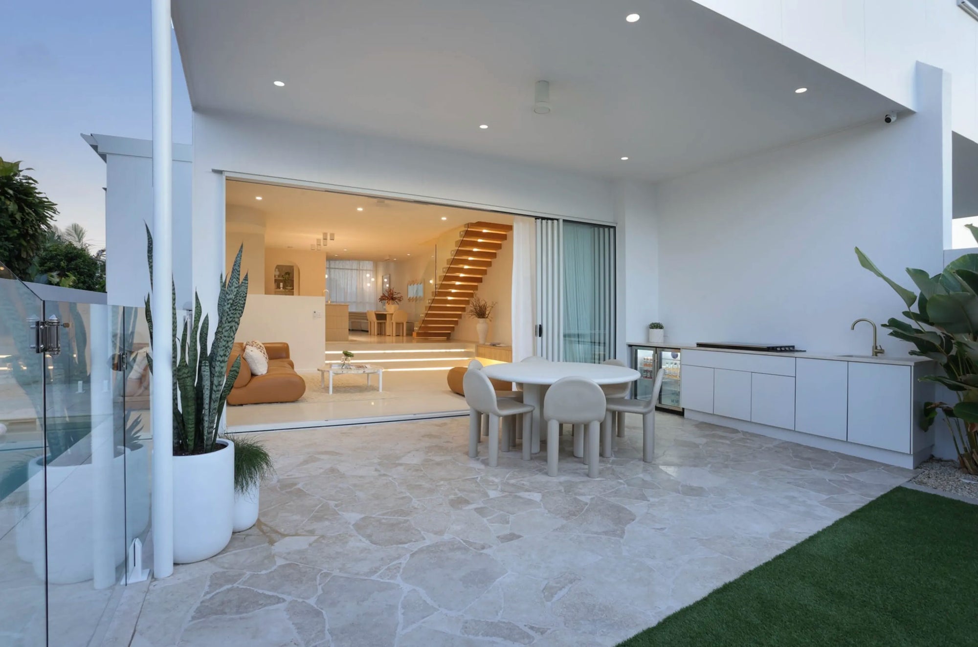 Arlo Stone Project PALM SPRINGS x ARLO Photo