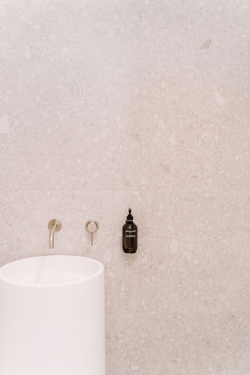 Arlo Stone Project MOOLOOLABA WATERFRONT x ARLO Photo