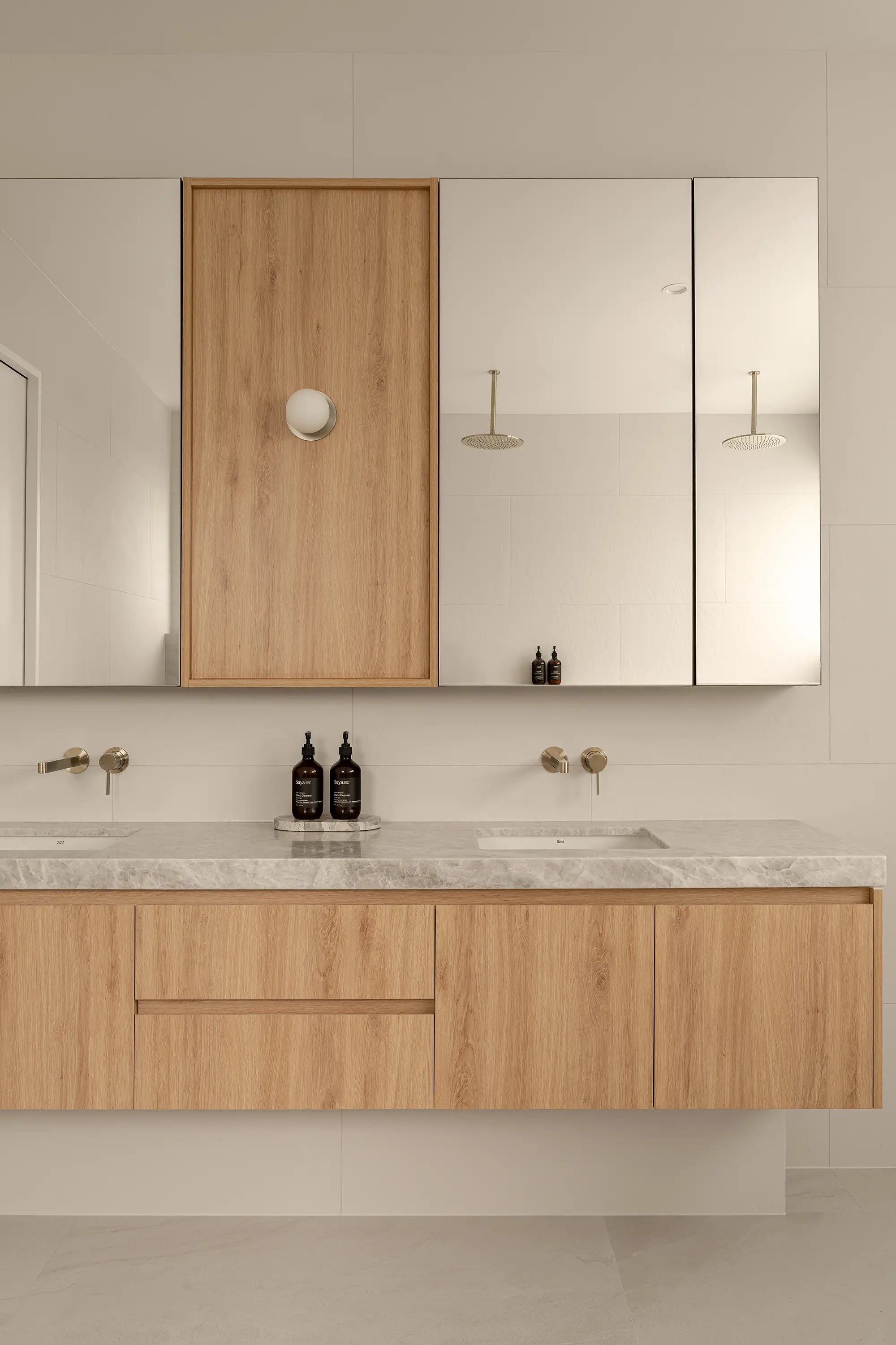 Arlo Stone Project GOSFORD HOUSE Photo