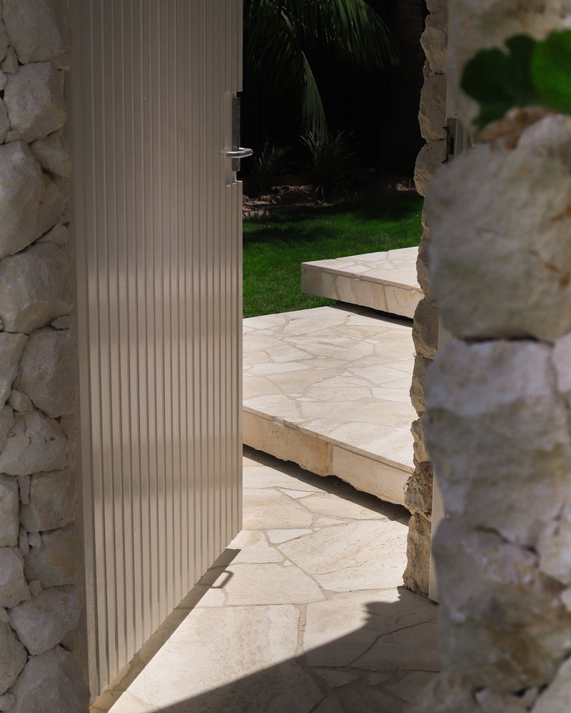 SUPERWHITE TRAVERTINE CRAZY PAVE