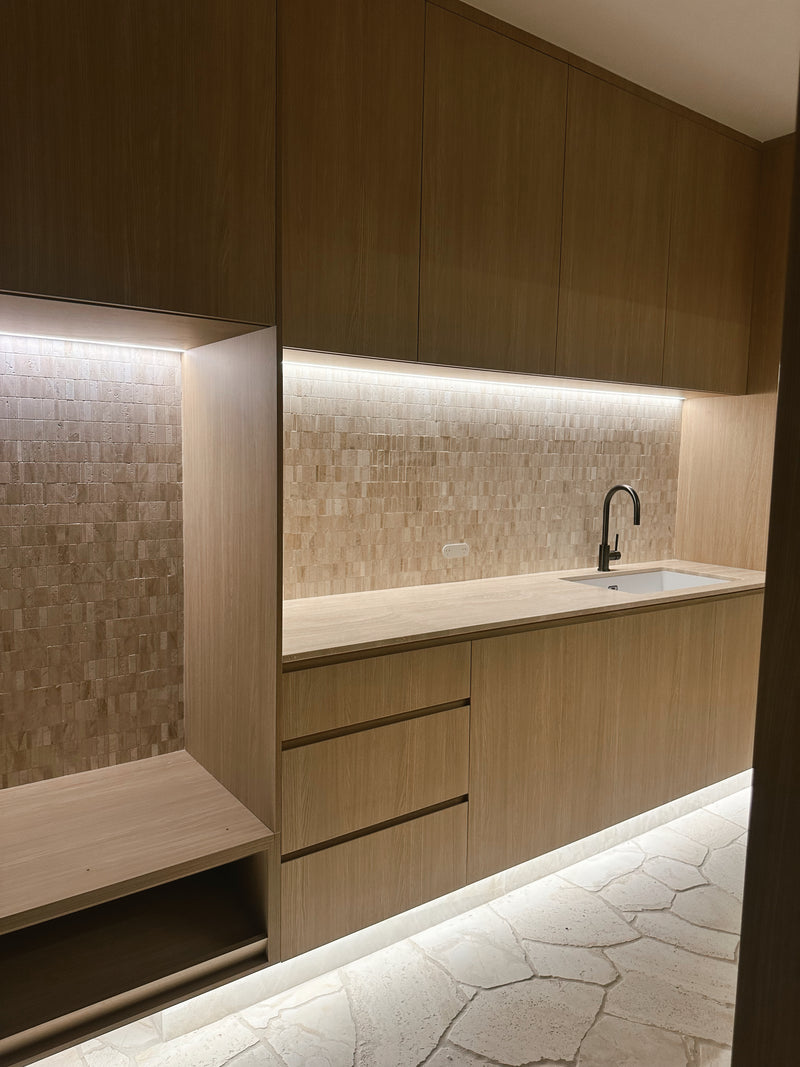 Aztec Stone Cladding SUPERWHITE TRAVERTINE AZTEC MOSAIC – Arlo Stone & Finishes